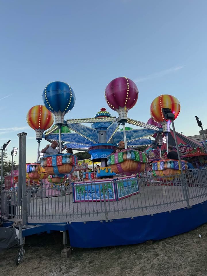 Hot Air Balloons (balloon carousel)